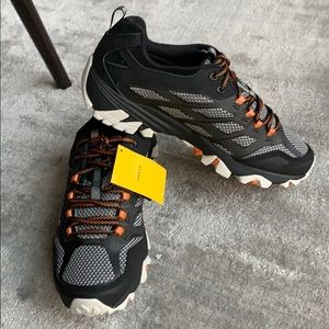 NWT Merrill Waterproof Men’s hiking shoes